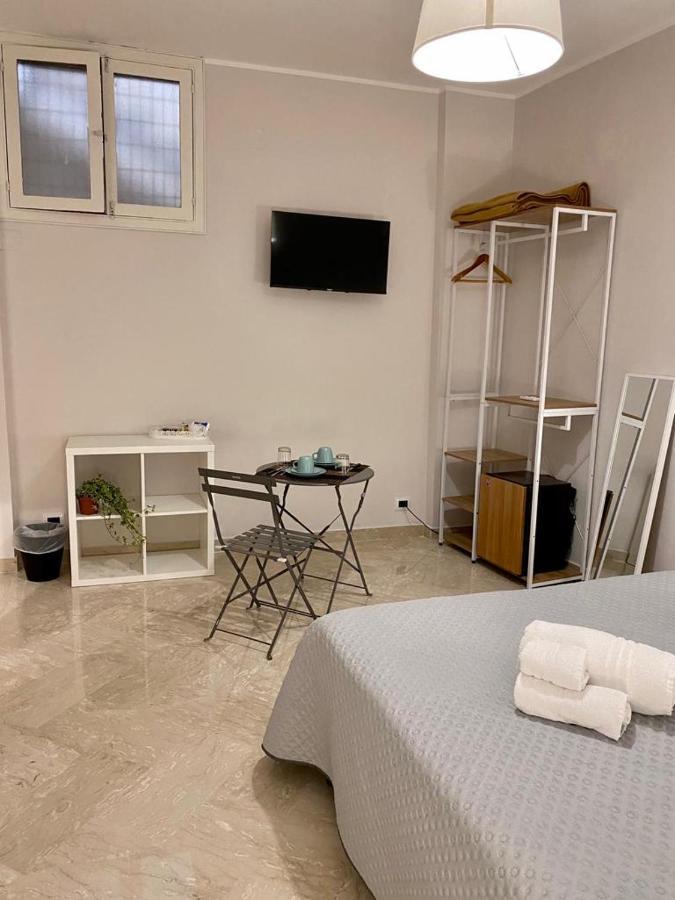 Ginevra Rooms Bari Bagian luar foto