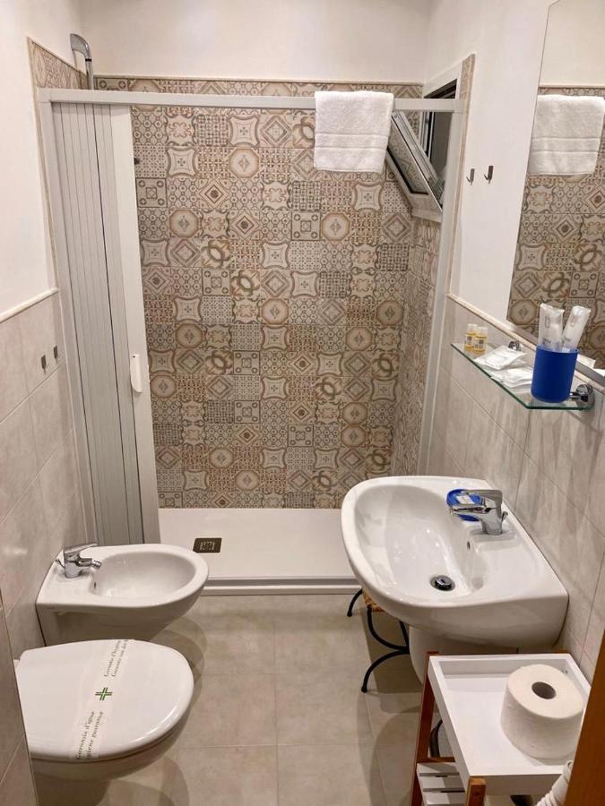 Ginevra Rooms Bari Bagian luar foto