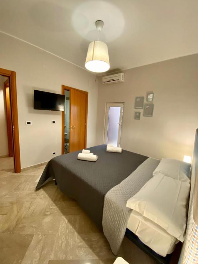Ginevra Rooms Bari Bagian luar foto