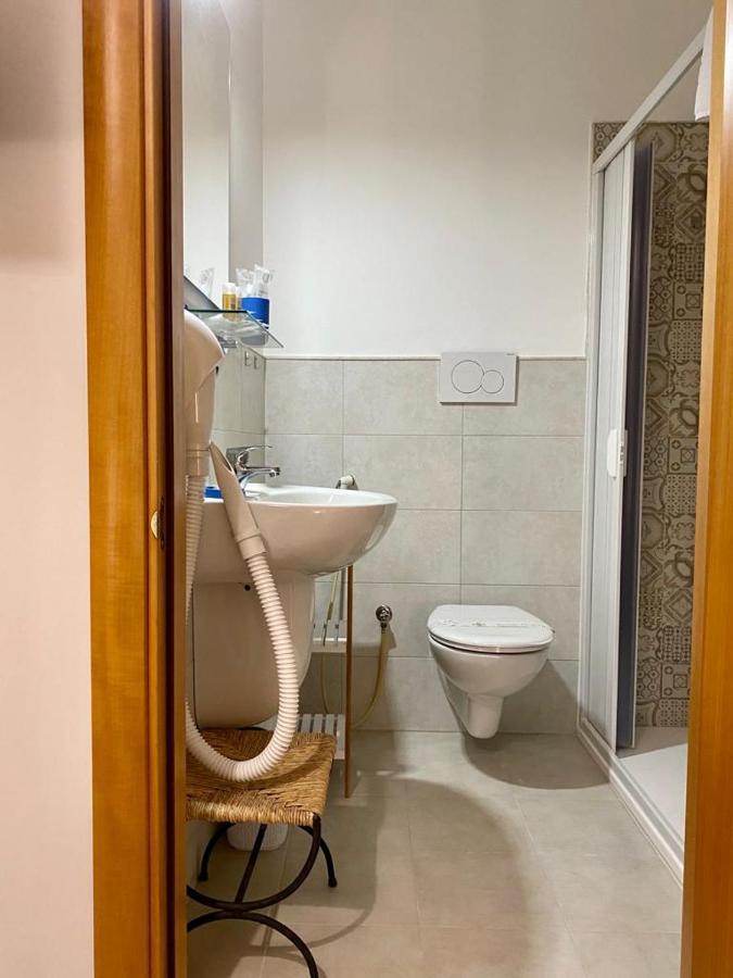 Ginevra Rooms Bari Bagian luar foto