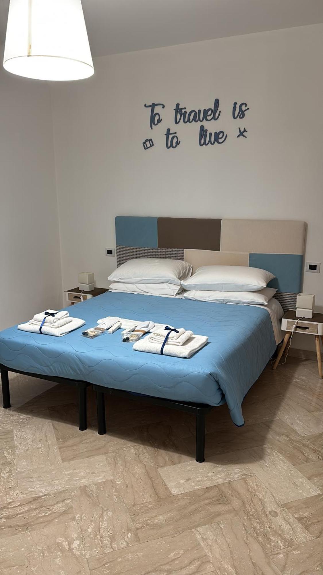 Ginevra Rooms Bari Bagian luar foto