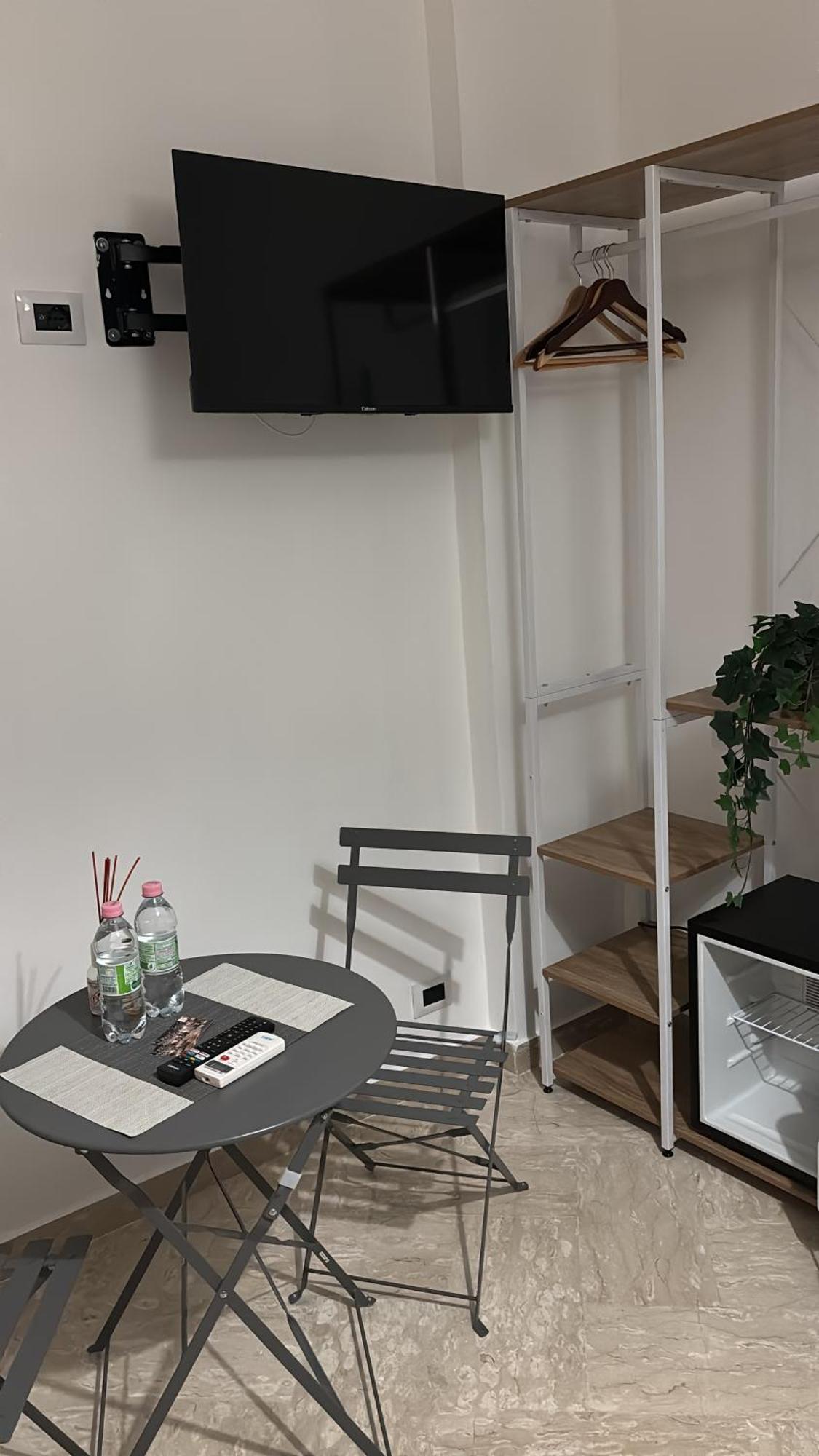 Ginevra Rooms Bari Bagian luar foto
