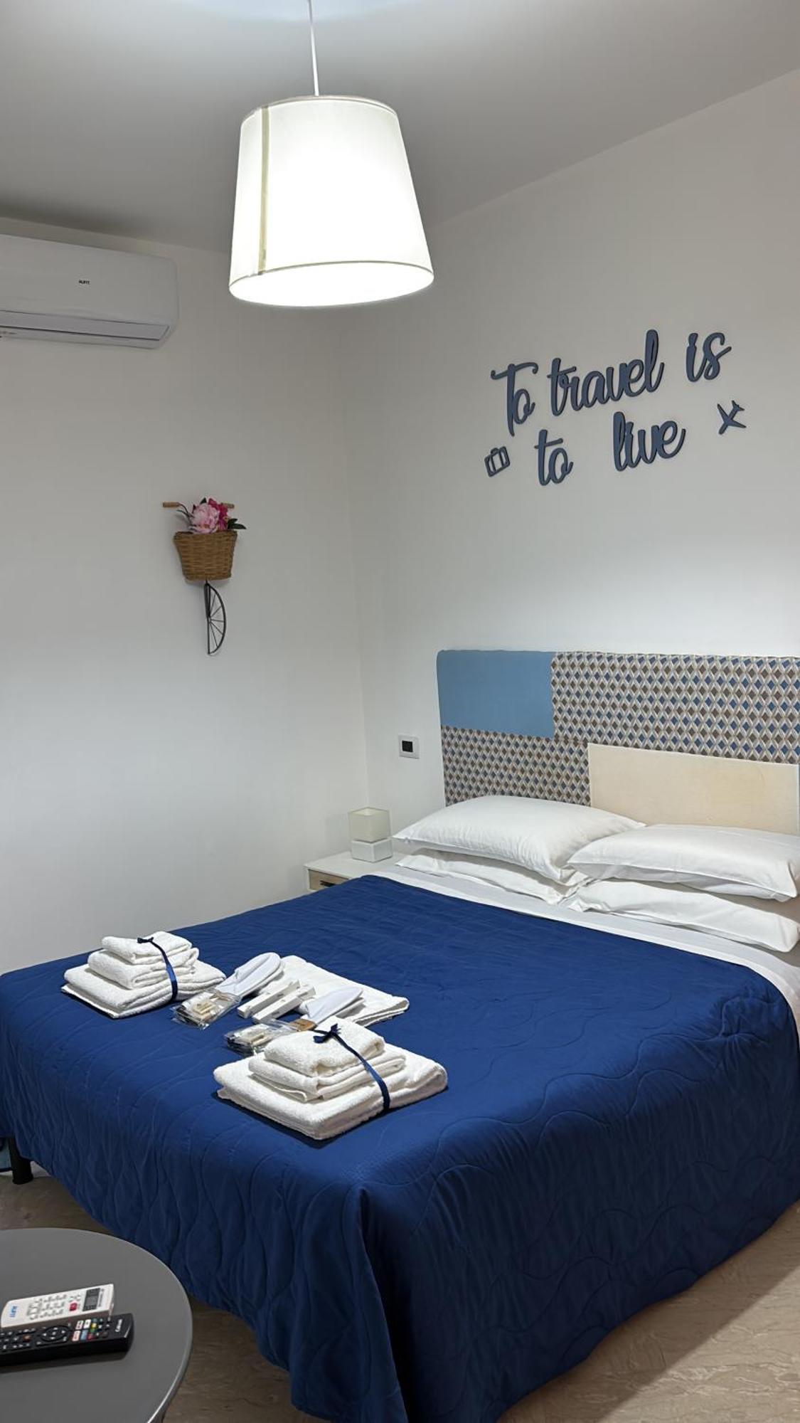 Ginevra Rooms Bari Bagian luar foto